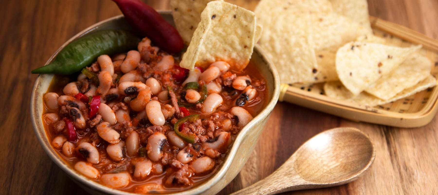 Slow Cooker Chili with Black Eyed Peas