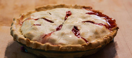 Summer Favorite Strawberry Rhubarb Pie